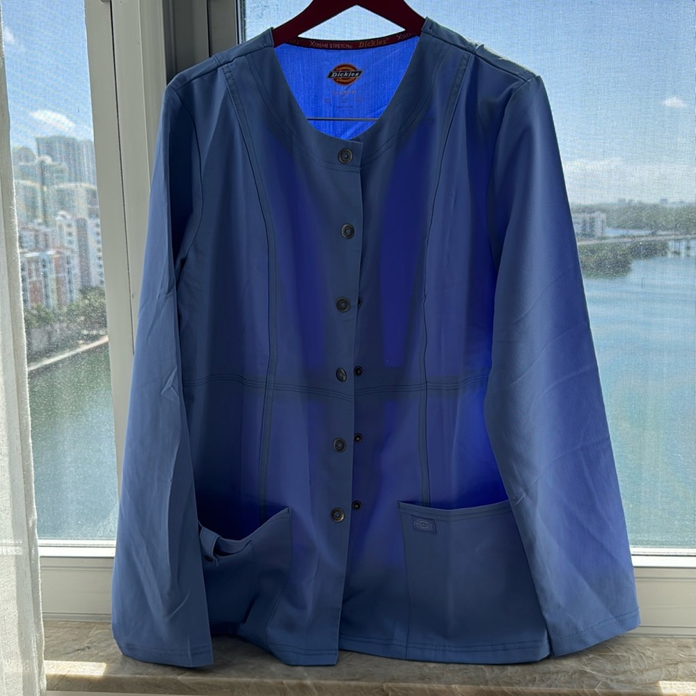 NWOT Dickies scrub jacket ceil blue